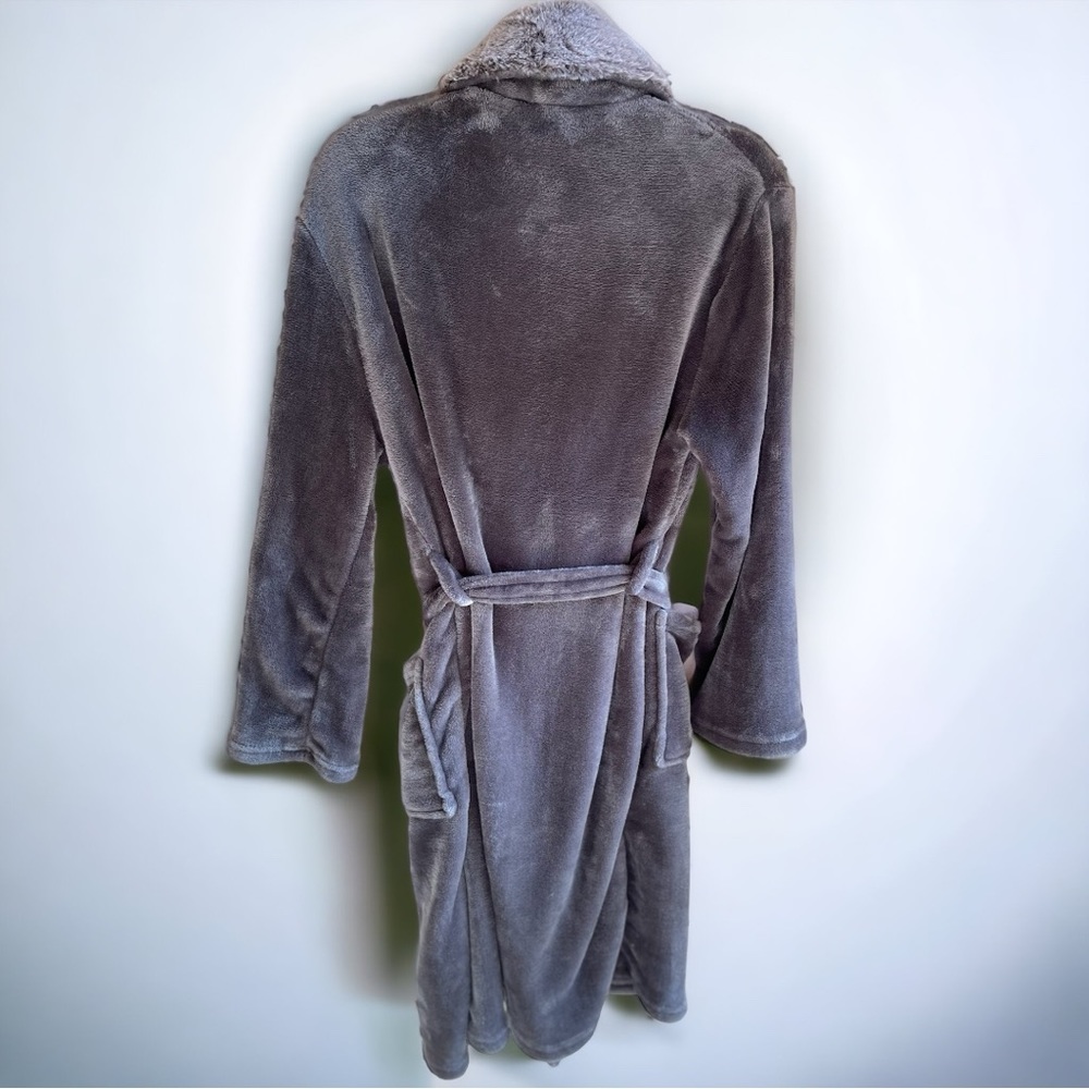 Women's Plush Fleece Shawl Collar Robe. Below Knee Length. Grey. One Size - Picture 2 of 9